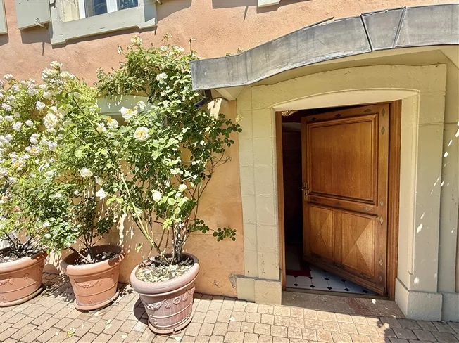 6 Zimmer Einfamilienhaus, 1170 Aubonne