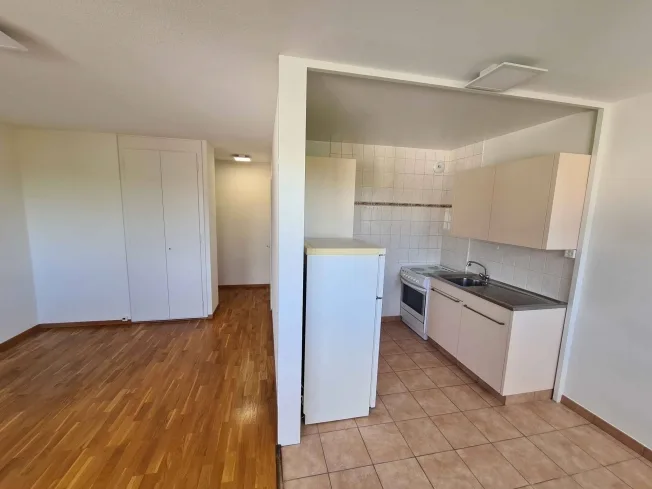 2 Zimmer Wohnung, 1258 Perly
