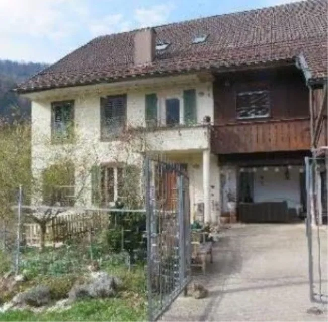 6 Zimmer Einfamilienhaus, 2762 Roches BE