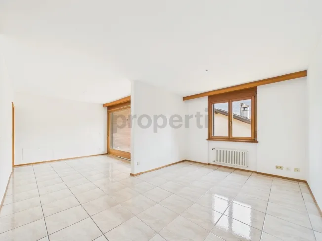4.5 Zimmer Wohnung, 6514 Sementina