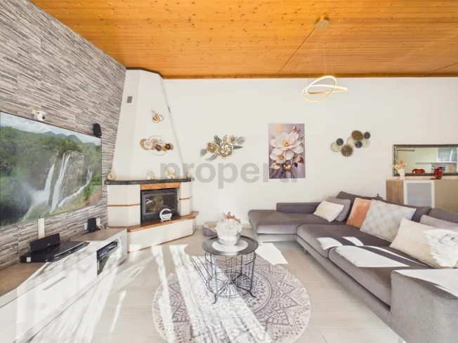 5.5 Zimmer Einfamilienhaus, 6527 Lodrino