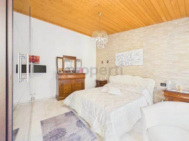 5.5 Zimmer Einfamilienhaus, 6527 Lodrino