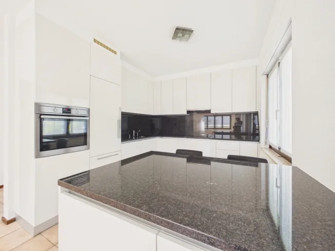 4.5 Zimmer Wohnung, 6532 Castione