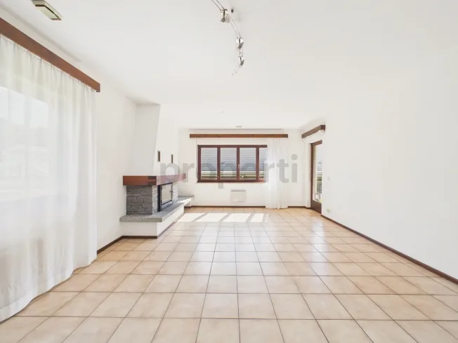 4.5 Zimmer Wohnung, 6532 Castione