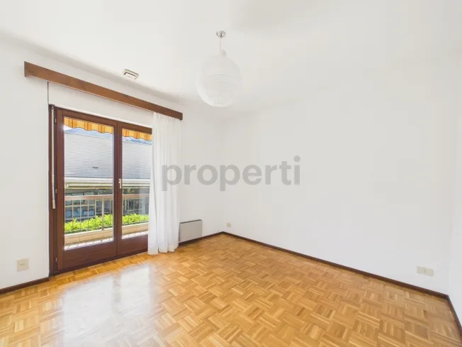 4.5 Zimmer Wohnung, 6532 Castione