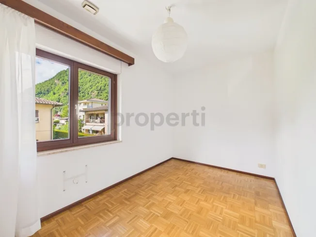 4.5 Zimmer Wohnung, 6532 Castione