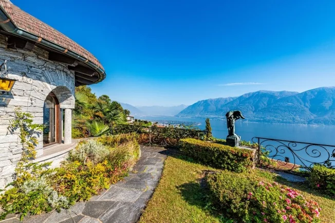 11.5 Zimmer Villa in Ronco sopra Ascona – photo 2 sur 14