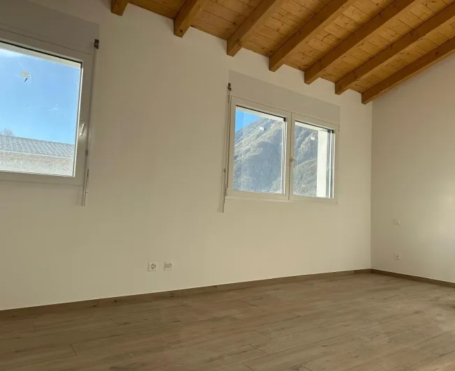 4.5 Zimmer Einfamilienhaus, 6705 Cresciano