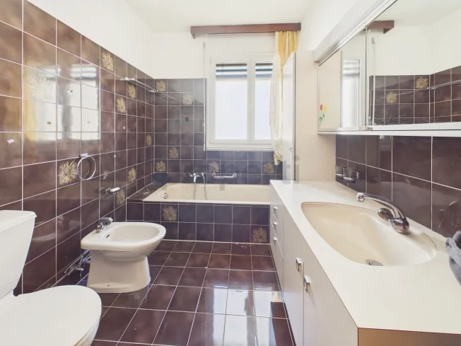 5.5 Zimmer Wohnung, 6900 Lugano