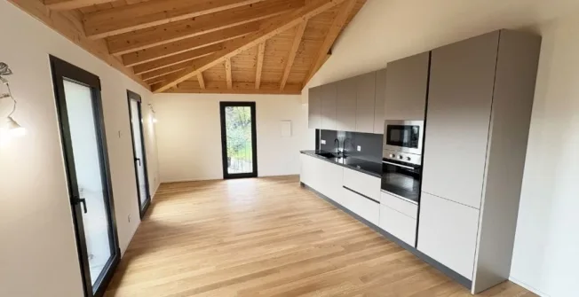 2.5 Zimmer Attikawohnung, 6984 Pura
