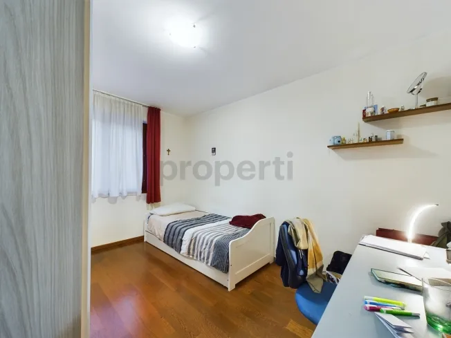 4.5 Zimmer Wohnung, 6987 Caslano