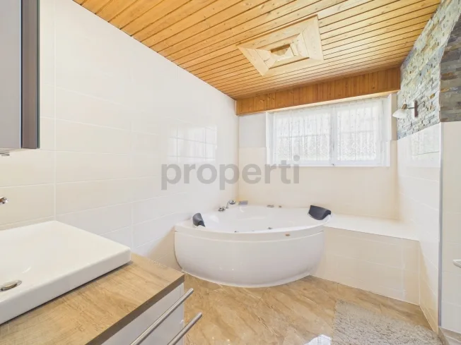 10 Zimmer Einfamilienhaus, 7166 Trun