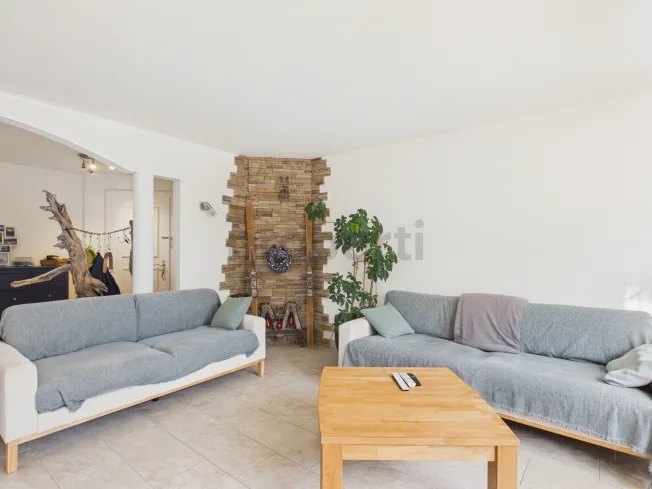4.5 Zimmer Wohnung, 7306 Fläsch