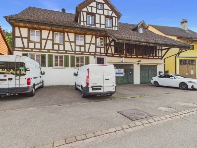 5 Zimmer Wohnung, 8193 Eglisau