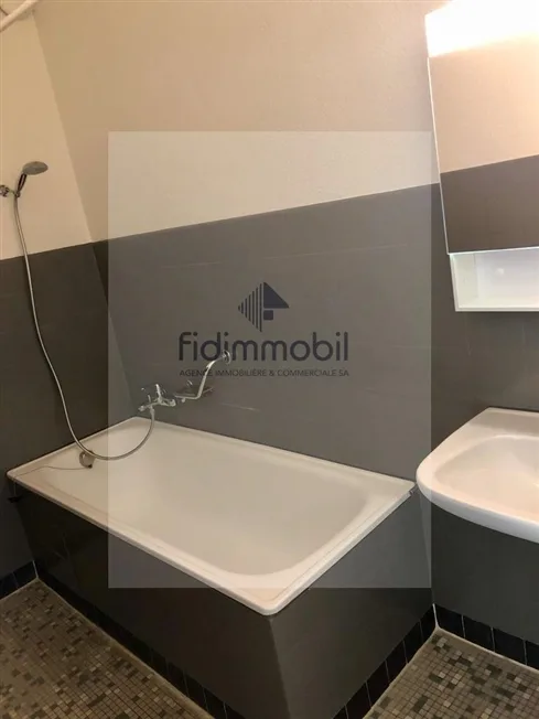 2 Zimmer Wohnung, 2400 Le Locle
