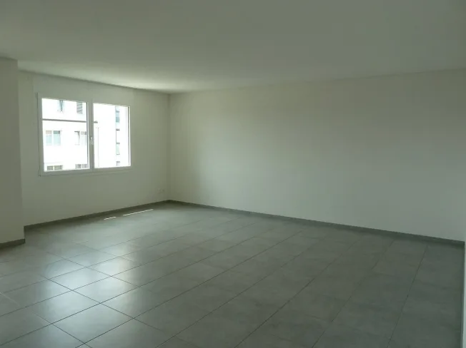 4.5 Zimmer Wohnung, 2557 Studen BE