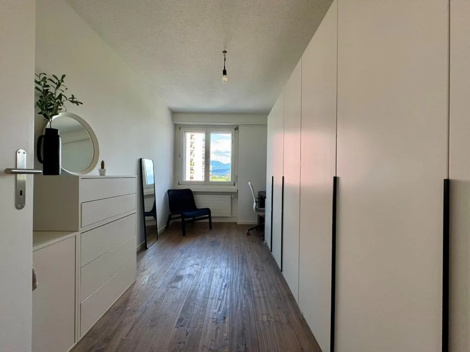 Bright 4.5-room apartment with balcony