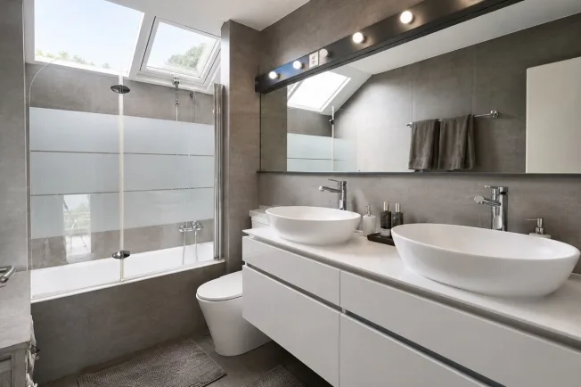 7 Zimmer Reihenfamilienhaus, 1093 La Conversion