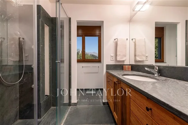 5.5 Zimmer Attikawohnung, 3963 Crans-Montana