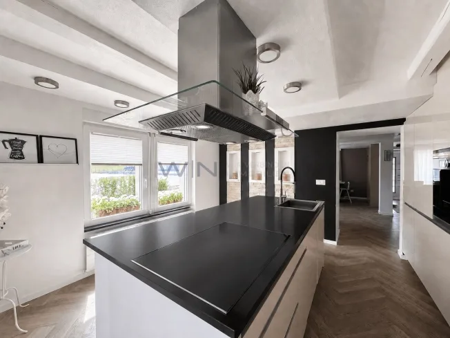 6 Zimmer Einfamilienhaus, 5044 Schlossrued