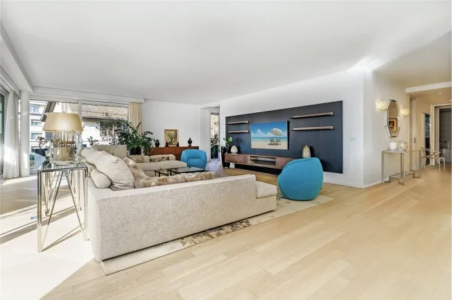 4.5 Zimmer Wohnung, 1009 Pully