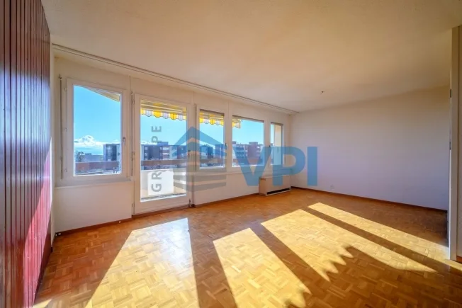 4 Zimmer Wohnung, 1131 Tolochenaz