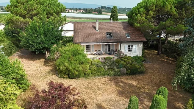 7 Zimmer Einfamilienhaus, 1131 Tolochenaz