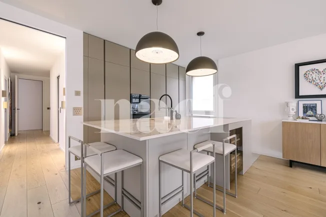 5 Zimmer Wohnung, 1256 Troinex