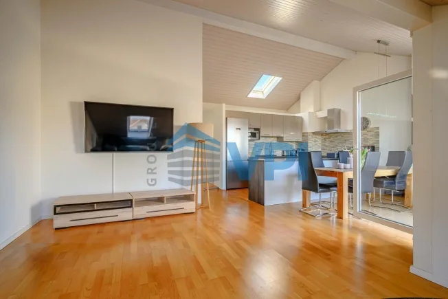 4.5 Zimmer Wohnung, 1262 Eysins