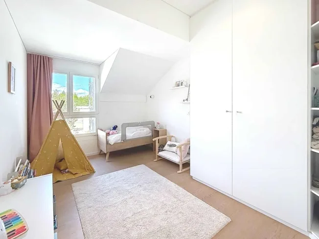 4.5 Zimmer Attikawohnung, 1262 Eysins