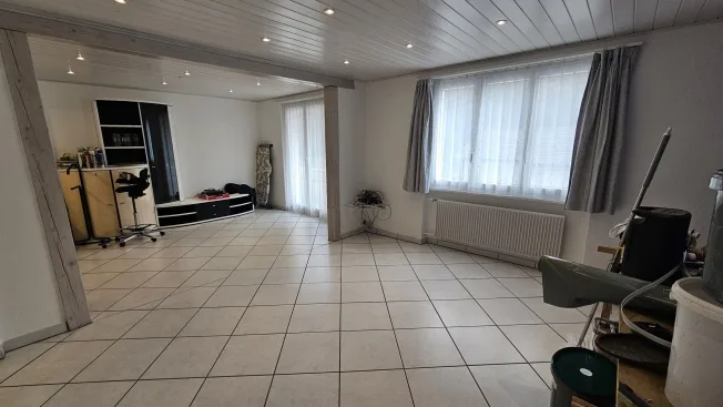 Wohnung, 2762 Roches BE