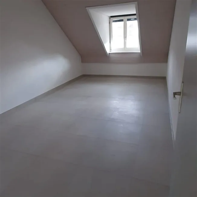 4.5 Zimmer Wohnung, 2942 Alle