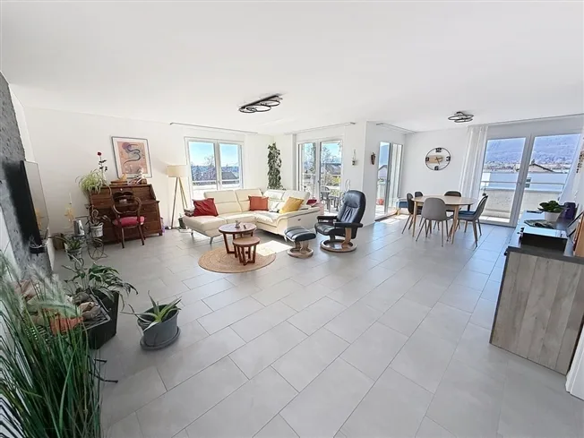 4.5 Zimmer Attikawohnung, 3236 Gampelen