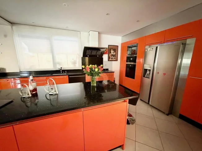 7.5 Zimmer Einfamilienhaus, 6516 Cugnasco