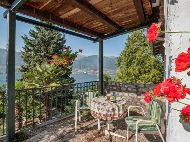 4 Zimmer Einfamilienhaus, 6574 Vira (Gambarogno)