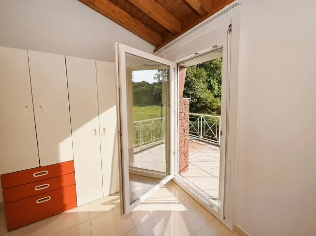 4.5 Zimmer Villa, 6948 Porza