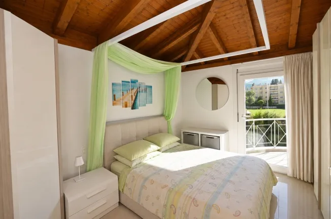 4.5 Zimmer Villa, 6948 Porza