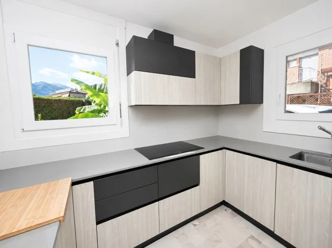 4.5 Zimmer Villa, 6948 Porza