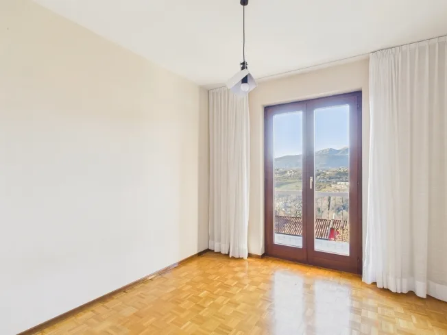 6.5 Zimmer Villa, 6964 Davesco-Soragno