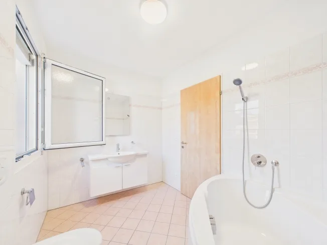 4.5 Zimmer Wohnung, 6982 Agno