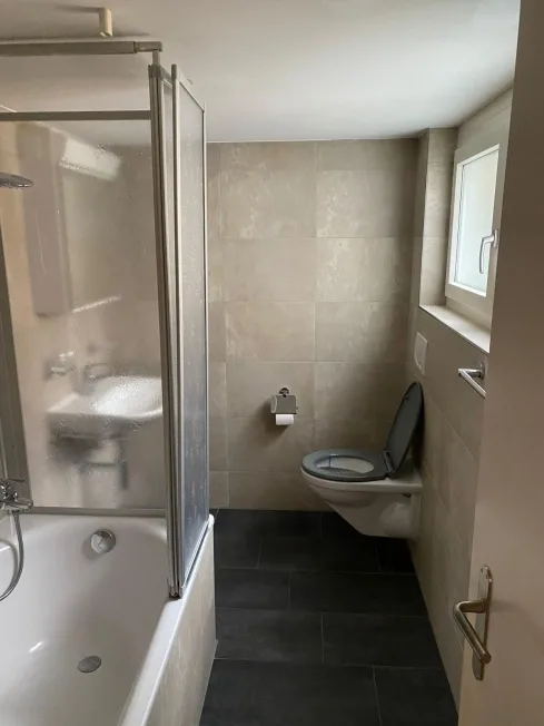 6 Zimmer Einfamilienhaus, 8775 Luchsingen
