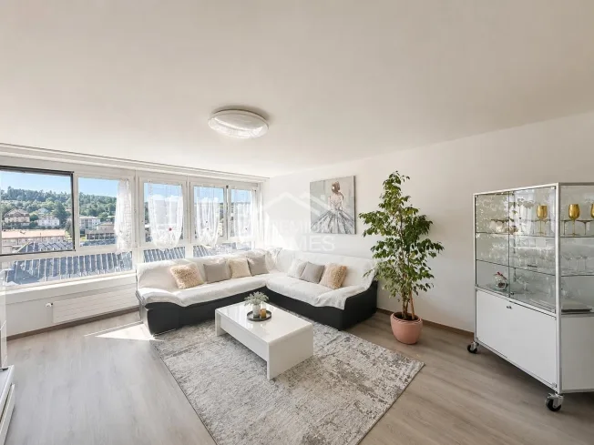 18 Zimmer Einfamilienhaus in La Chaux-de-Fonds – foto 2 di 6