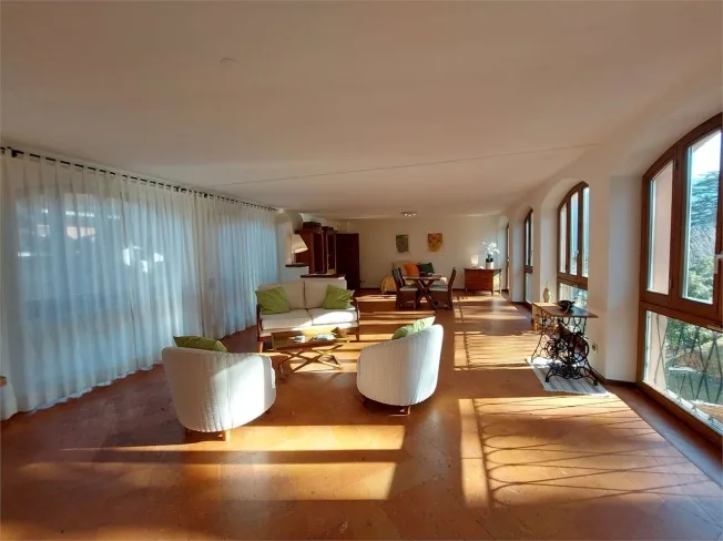 4.5 Zimmer Attikawohnung in Montagnola – foto 2 di 15
