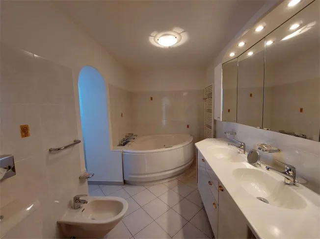 4.5 Zimmer Attikawohnung in Montagnola – foto 11 di 15