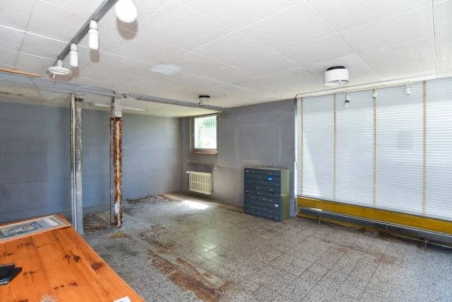 Renovationsobjekt mit Potential für Zweifamilien- oder Wohngewerbehaus – Foto 9 von 18