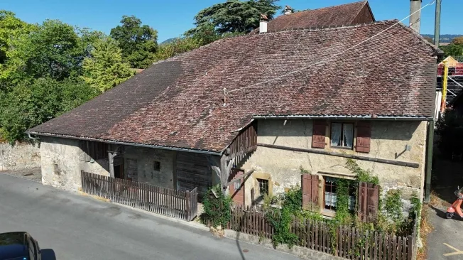 Ferme villageoise de caractère à réinventer au cur d'Areuse – photo 1 sur 22