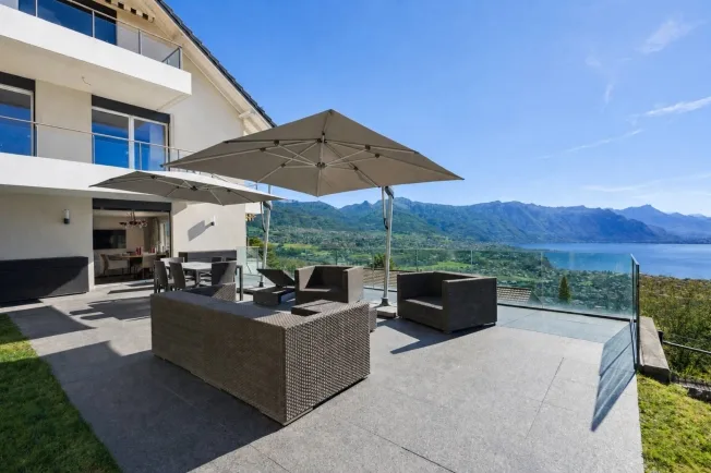 Duplex mit Villencharme und atemberaubendem Blick auf den See – Foto 15 von 26