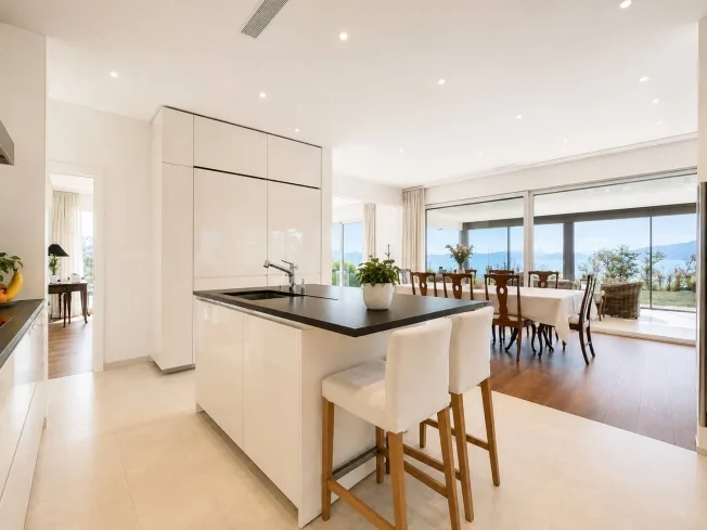 High-standard apartment of over 360 m2 with a view of the lake – photo 18 of 26