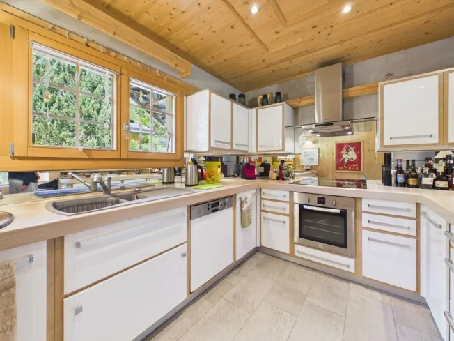5 Zimmer Chalet in Rossinière – Foto 4 von 13