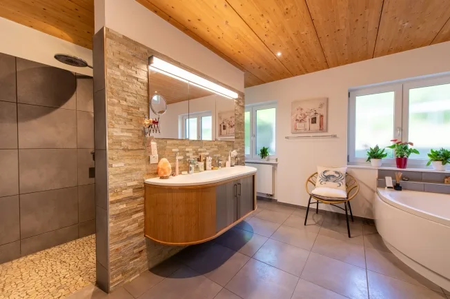 7 Zimmer Einfamilienhaus in Küttigkofen – Foto 13 von 13